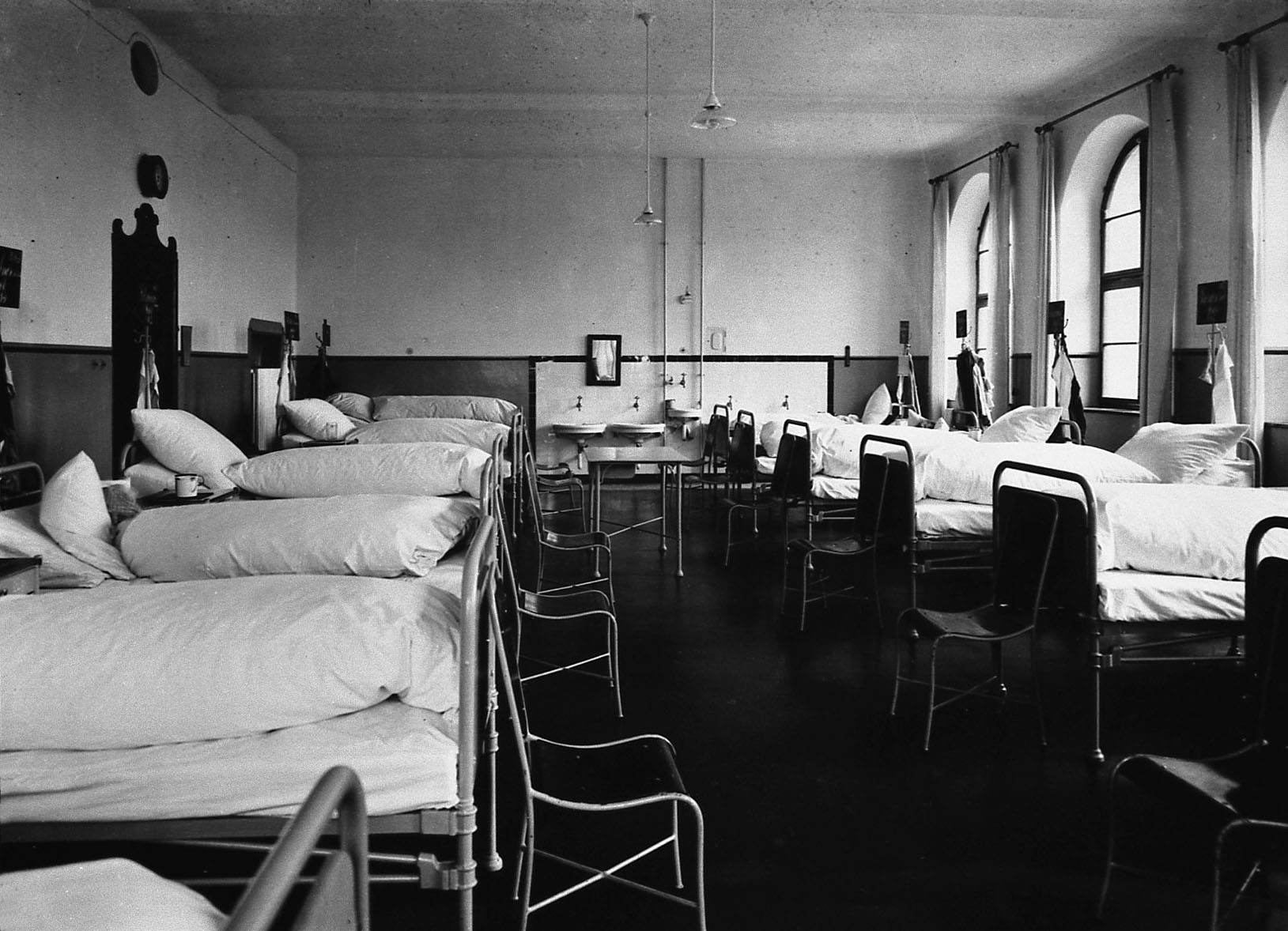 Bettensaal Sebastianspital um 1919